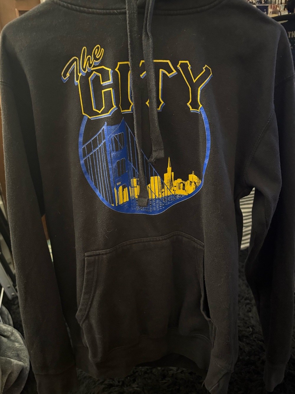 Black 'The City' Graphic Hoodie - Men's Pullover Sweatshirt
